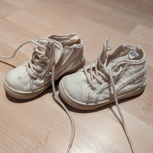 Zara White Infant Girl Shoes - Size 7, Refined Style, Good Condition - Picture 2 of 4